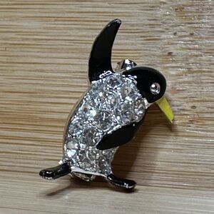 Vintage Crystal Penguin Broach/Pin